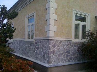 Отделка фасада камнем облицовка цоколя и стен камнем в Орше - main